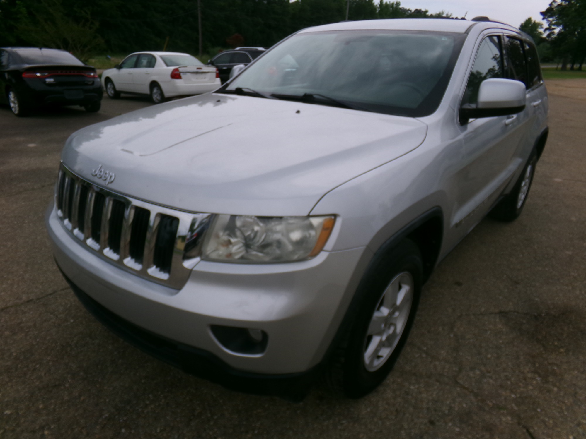 photo of 2011 Jeep Grand Cherokee Laredo 2WD